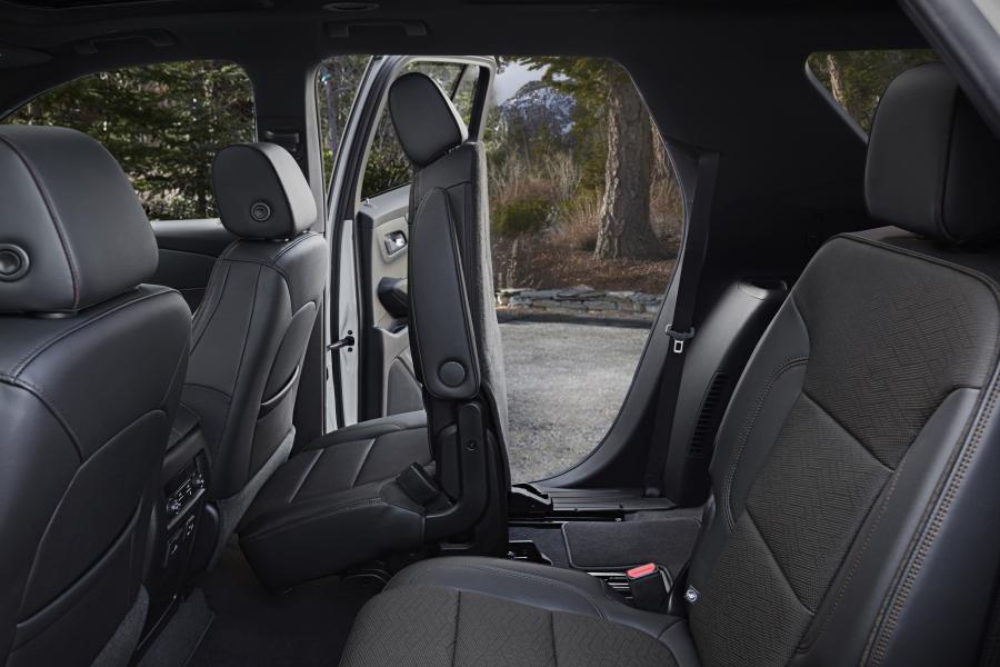 Интерьер Chevrolet Traverse High Country 2020 года  (фото 19 из 20)